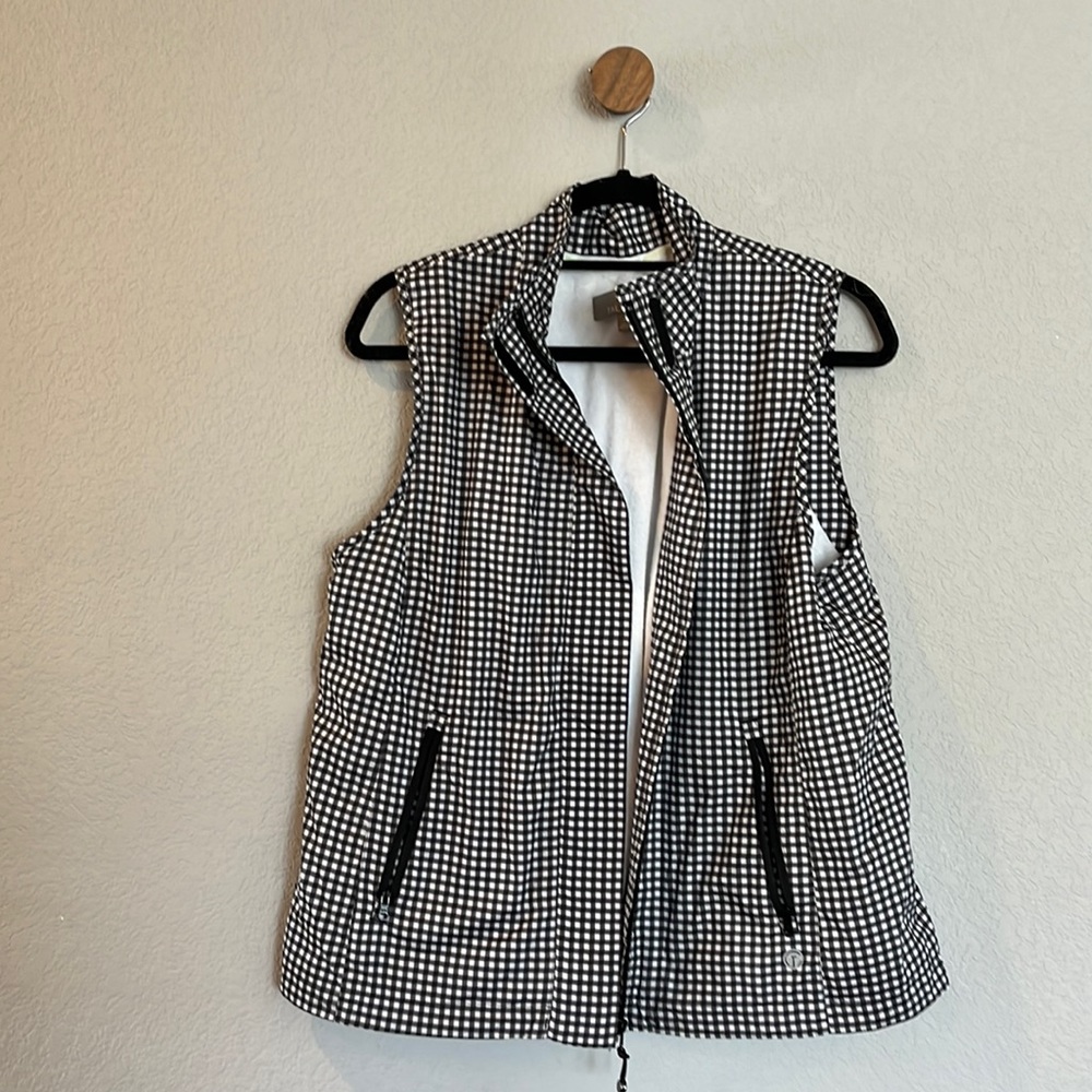 Talbots. M. Vest.Black white Zipper Velcro. Pockets.Slick material.make an offer